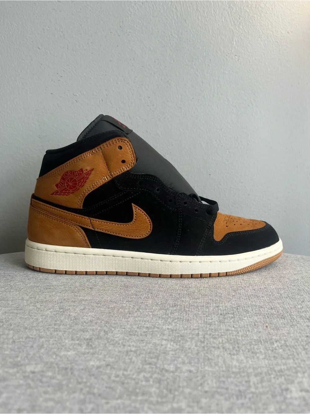 Nike Air Jordan 1 Mid SE Black Flax Varsity Red Men's Shoe Size 9.5 HV4091-002